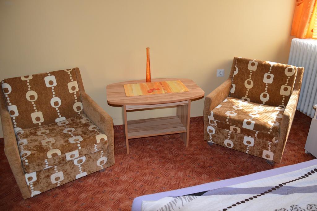 Apartman Aniko Vendeghaz Harkany Bilik gambar