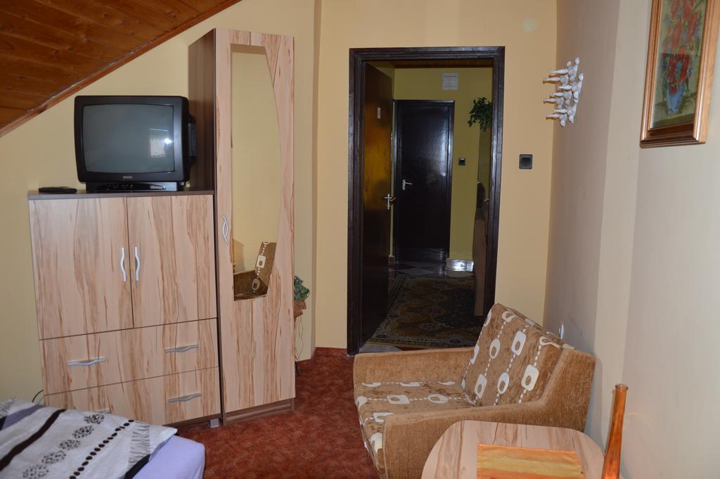 Apartman Aniko Vendeghaz Harkany Bilik gambar